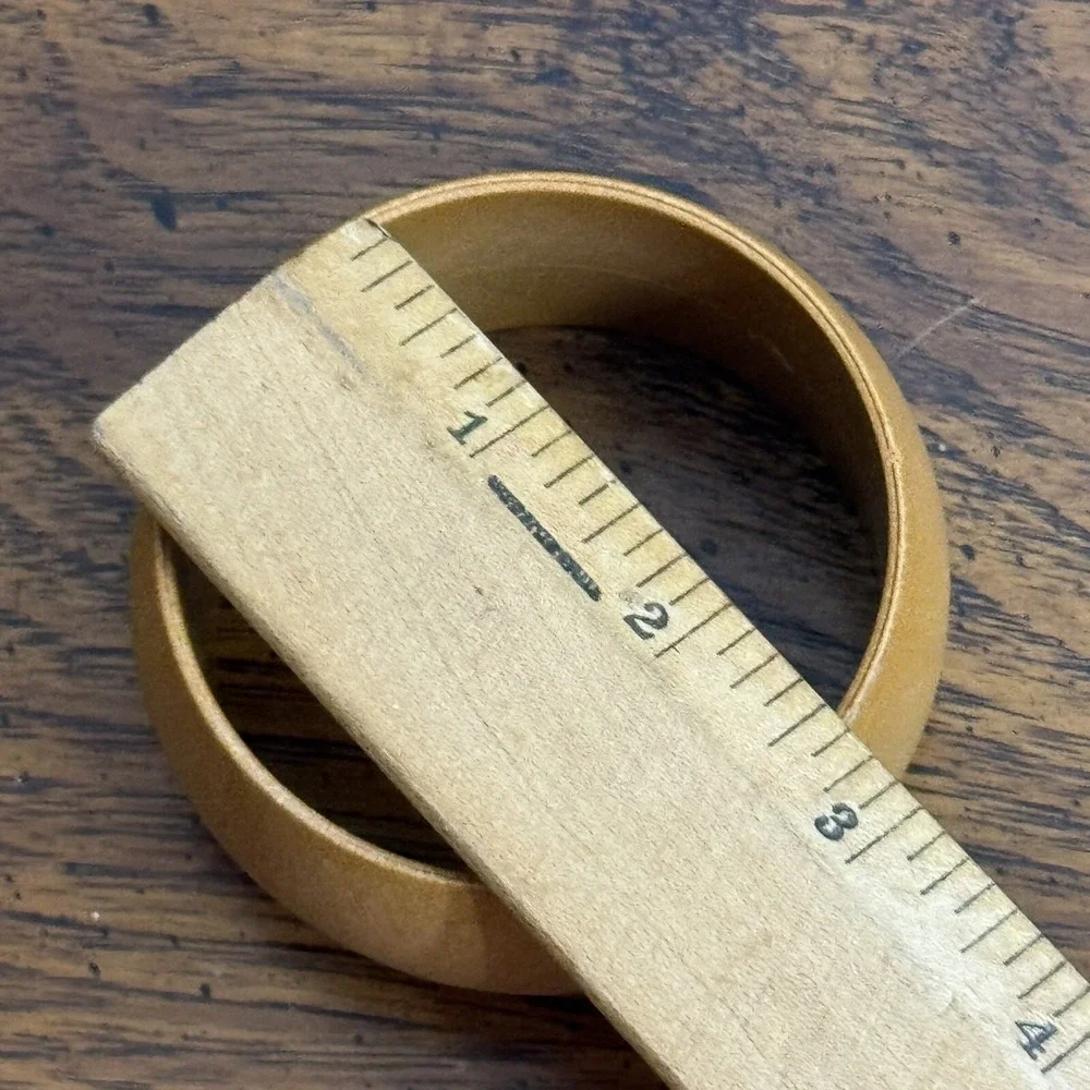 Vintage Lucite Chunky Wide‎ Bangle Bracelet Butterscotch